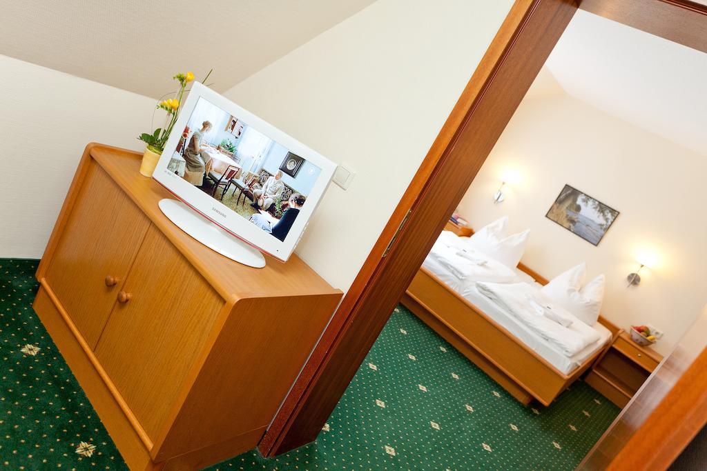 Restaurant & Hotel Baumhaus Hagen Sassnitz Ngoại thất bức ảnh
